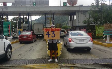 Levantan plumas en caseta de Tepoztlán por los 43 desaparecidos