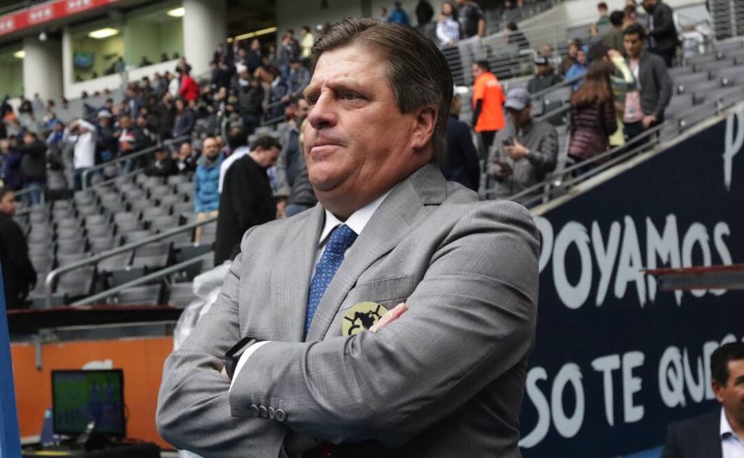 El estratega Miguel Herrera durante un juego del Clausura 2019 entre Rayados de Monterrey y las Águilas del América.  FOTO/IMAGO7