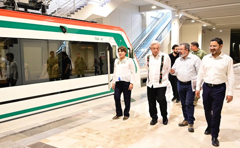 Los tres mandatarios realizaron algunos recorridos en el Tren Interurbano "El Insurgente". Foto: Especial