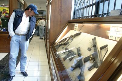 Se dispara venta legal de armas en el país