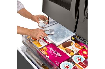 Conserva el sabor del momento con este refrigerador inteligente de LG que genera hielos esféricos