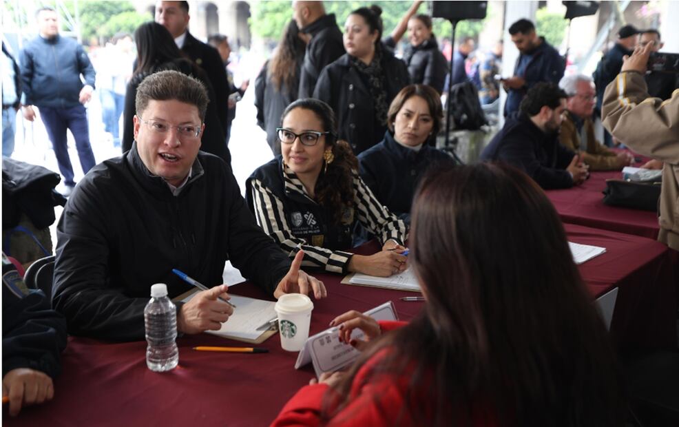 En este sentido, pidió a todas los miembros de su gabinete atender las solicitudes de la gente con vocación de servicio. Foto: Diego Simón Sánchez/EL UNIVERSAL