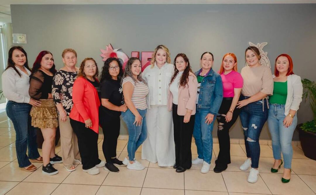 La presidenta del DIF Sinaloa se reúne con las mujeres beneficiadas en la 7ª jornada de cirugías gratuitas de reconstrucción de mama este 8M (06/03/2025). Foto: Especial