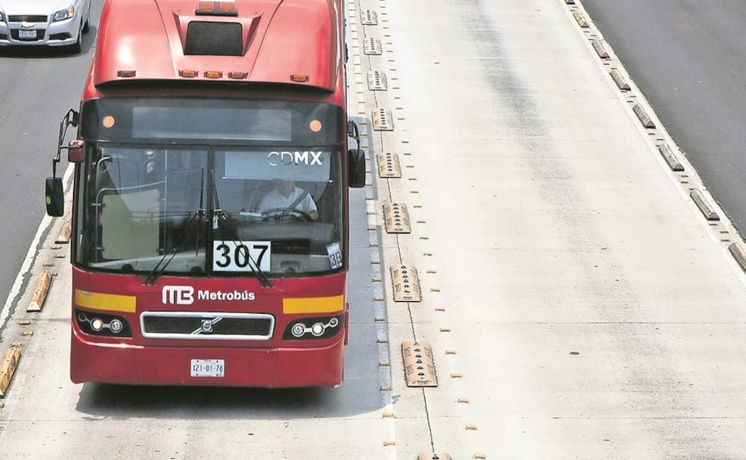 Servicio parcial en Metrobús por festividades y Medio Maratón