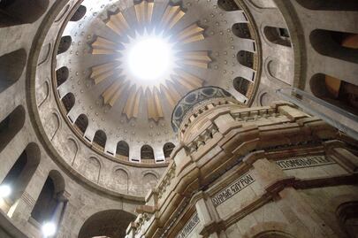 Culmina restauración del Santo Sepulcro