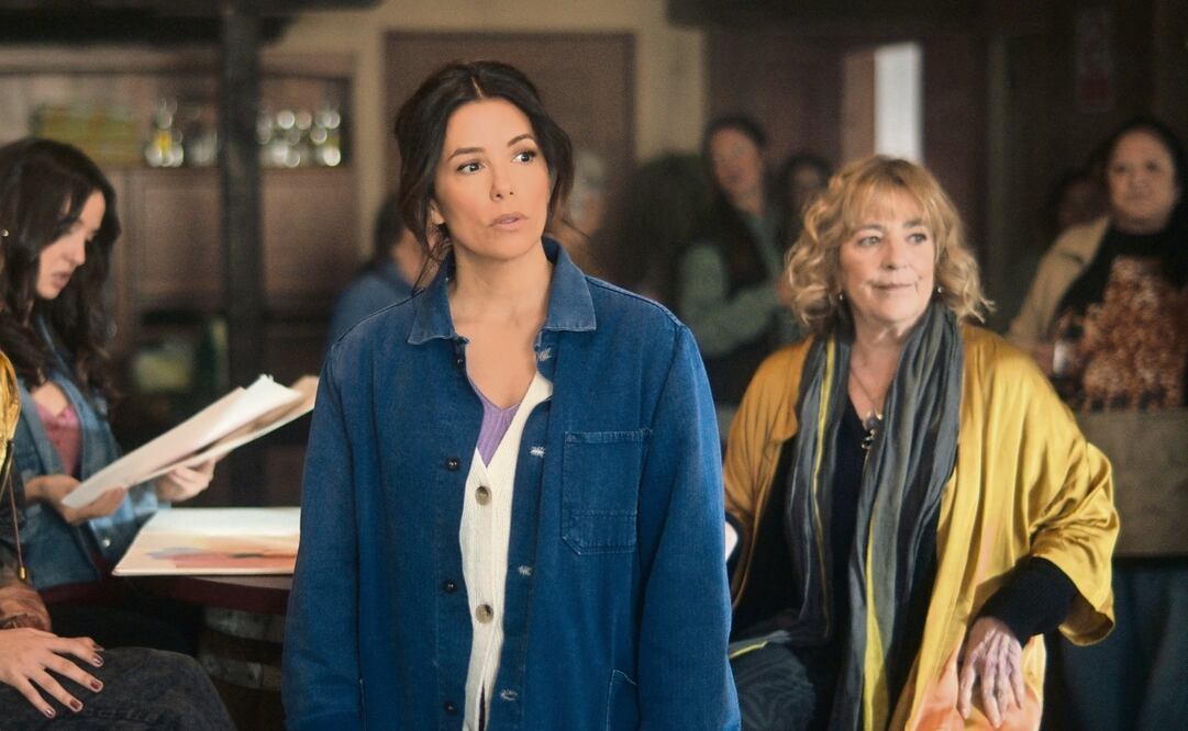 Una mujer (Longoria) emprende un viaje con su madre (interpretada por Carmen Maura), a su tierra natal en Cataluña, España. Foto: Apple TV+