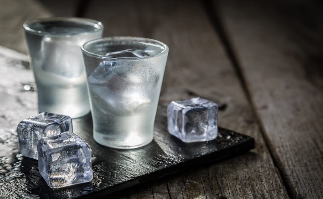 El vodka es un destilado de granos de origen ruso (Foto Istock)