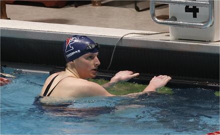 Nadadora transgénero impone récord; compañeras pedían excluirla del campeonato