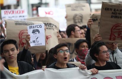 Marchan estudiantes rumbo a Rectoría por caso Marco Antonio