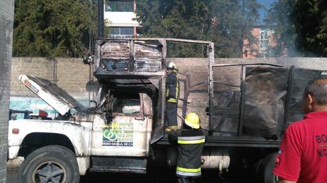 Desalojan a 150 por estallido de cilindros de gas en Edomex