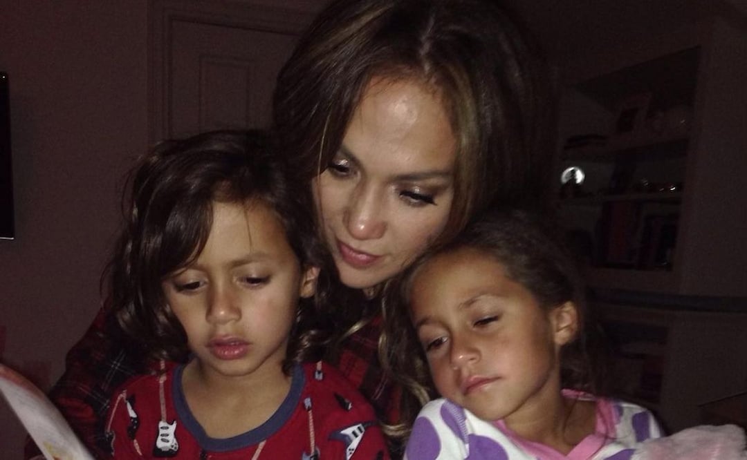 Jennifer López y sus hijos. Fuente: Instagram @jlo