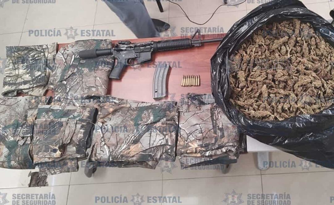 Los detenidos fueron trasladados junto con lo decomisado ante la Fiscalía de Asuntos Especiales con sede en Toluca. Foto: Especial