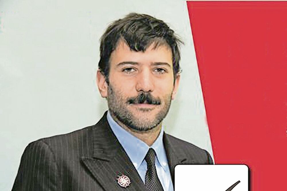 En funciones.Daniel Asaf es el encargado del grupo de 20 profesionistas que cuidarán a López Obrador y viajarán con él. ( ESPECIAL)