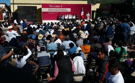 Inicia AMLO en Oaxaca programa de pavimentación de caminos rurales