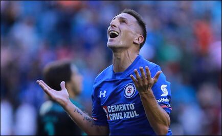 Cruz Azul remonta y mantiene invicto