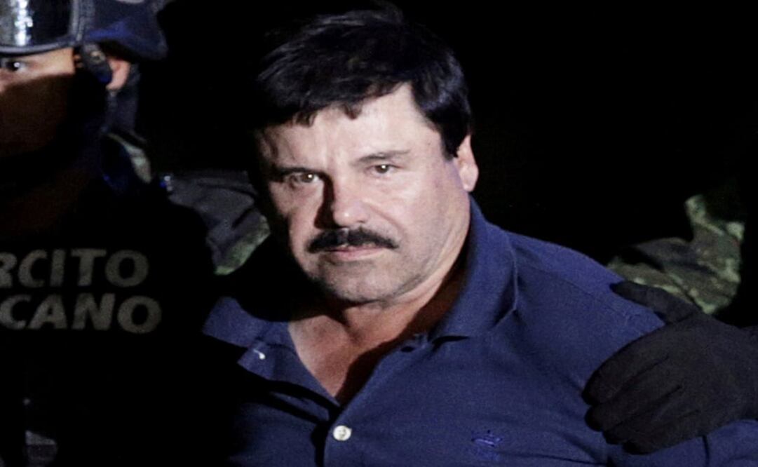 Recaptured drug lord Joaquin "El Chapo" Guzmán is escorted by soldiers – Photo: Henry Romero/REUTERS