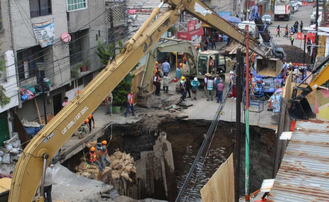 Arreglo de socavón en Iztapalapa. (15/09/25) Foto: Darío Luna/ EL UNIVERSAL