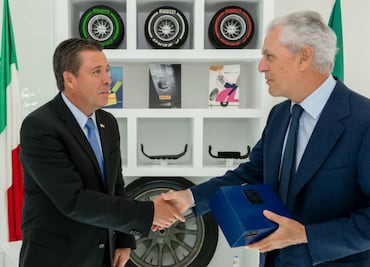 Gobernador de Guanajuato visita la matriz de Pirelli