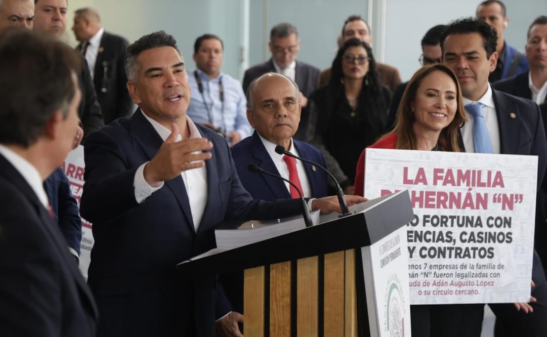 Grupo Parlamentario del PRI anuncia que denunció penalmente a integrantes de Morena, incluido el expresidente López Obrador. Foto: Carlos Mejía/ EL UNIVERSAL