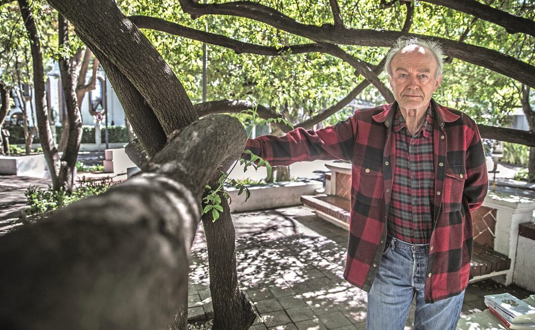 El historiador Jean Meyer, miembro del Sistema Nacional de Investigadores y Premio Nacional de Ciencias y Artes 2011, disfruta de su vida rodeado de toda su familia: su esposa, sus cinco hijos y nueve nietos; además está publicando dos nuevos libros