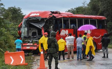 Accidente carretero deja 8 muertos y más de 15 personas lesionadas en Quintana Roo