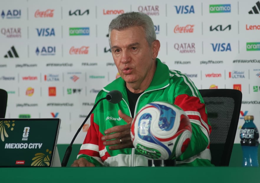 Javier Aguirre en conferencia de prensa con la Selección Mexicana, durante el Mundial de 2026 - Foto: Carlos Mejía | EL UNIVERSAL