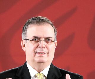 Ebrard, al volante político contra Covid-19