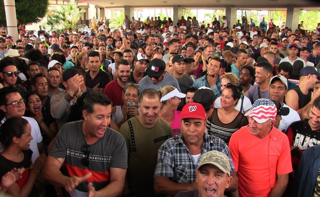 Hundreds of Cubans hope to be accepted as asylum seekers in the U.S. - Photo: María de Jesús Peters/EL UNIVERSAL