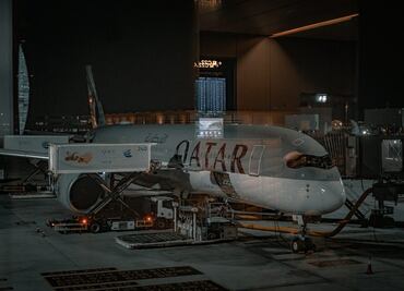 Qatar Airways acuerda comprar 160 aviones a Boeing durante visita de Trump; "compra histórica" superará los 200 mil mdd