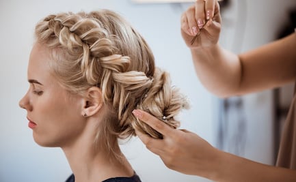 5 peinados que dañan el cabello