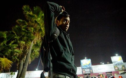 Deportados, sin dónde dormir y con sólo un ajo en la bolsa