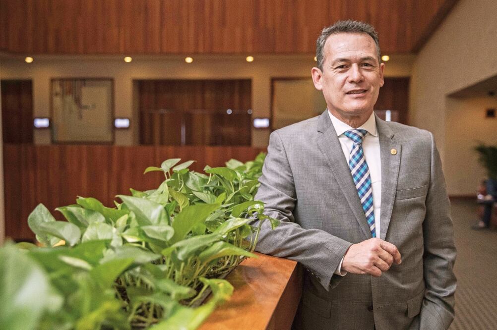 Adolfo Pontigo Loyola asegura que la institución fundamenta su vocación cultural en la Feria Universitaria del Libro, en la Orquesta Sinfónica de la UAEH y en el Festival Internacional de la Imagen. FOTO: GERMÁN ESPINOSA. EL UNIVERSAL