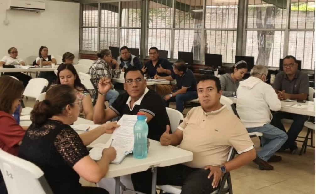 Más de 55 mil docentes de Guanajuato preparan el regreso a clases; fortalecerán habilidades de lectura.
Foto: Especial.