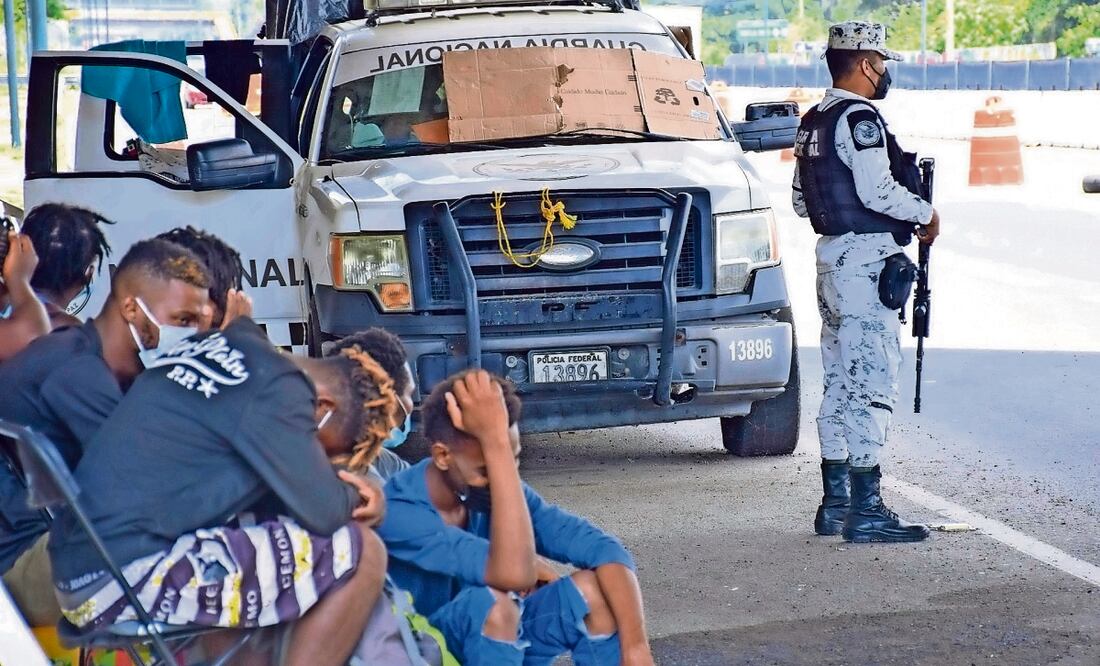 Migrantes son detenidos por la Guardia Nacional, una actividad delegada a la institución. Foto: Archivo El Universal