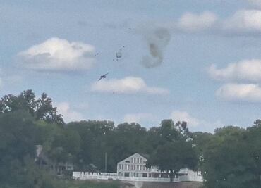 VIDEO: Avión de combate se estrella contra edificio en Detroit, Michigan