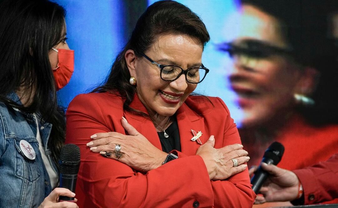 Castro anunció que Honduras, bajo su adminsitración, abría relaciones diplomáticas con la República Popular de China, un tema que prometió cuando estaba en campaña. Foto: AP