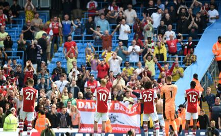 Aficionados del Arsenal festejan gol del Manchester City, al ser goleados