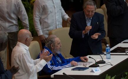 Fidel asiste a clausura de congreso comunista