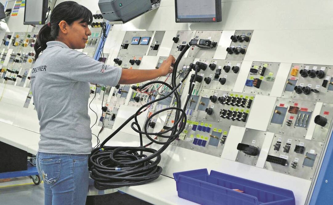 Expertos opinan que, además de aumentos salariales, falta elevar la productividad laboral.