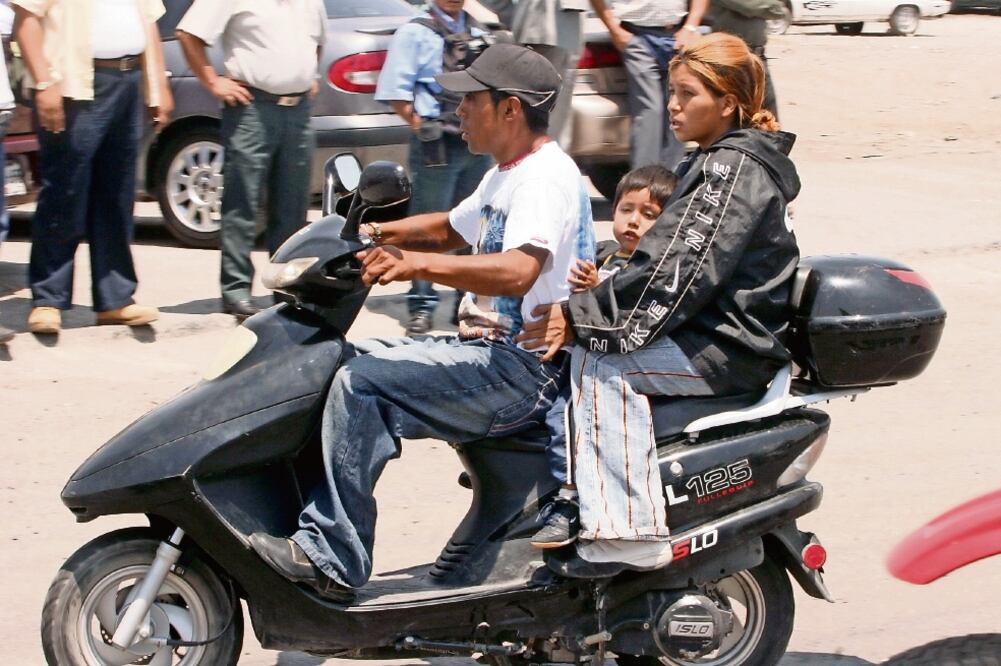 El PRD asegura que 23% de las personas que reportaron haber sufrido un accidente vial sin consecuencias fatales en el país eran motociclistas. (ARCHIVO EL UNIVERSAL)