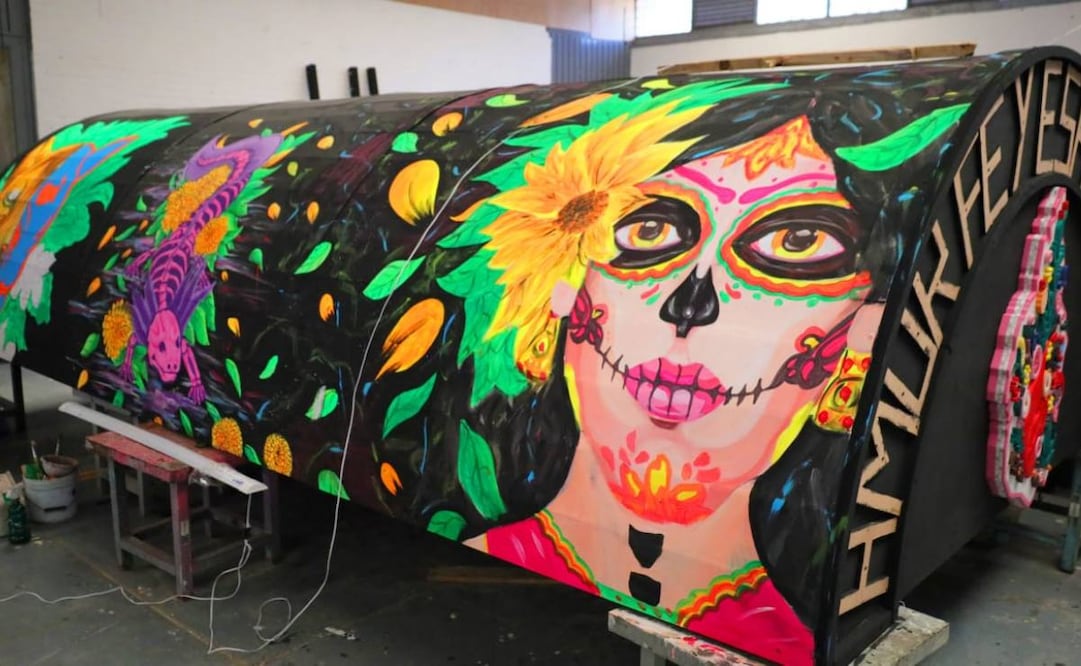 Internos de Reclusorios Norte y Oriente participarán en Desfile de Día de Muertos 2025 con trajinera "Fe, amor y esperanza". Foto: Especial.