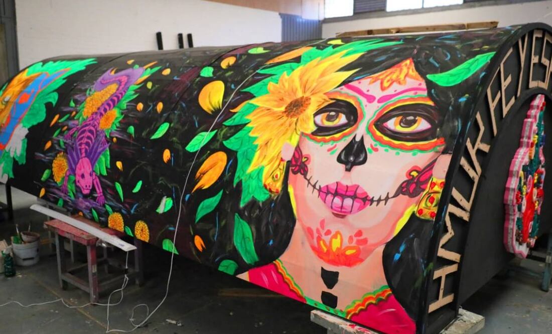 Internos de Reclusorios Norte y Oriente participarán en Desfile de Día de Muertos 2025 con trajinera "Fe, amor y esperanza". Foto: Especial.