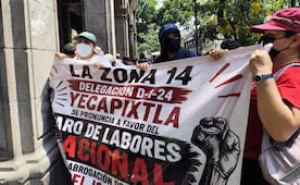 Maestros de la CNTE irrumpen en evento de la gobernadora de Morelos; exigen reunirse con ella