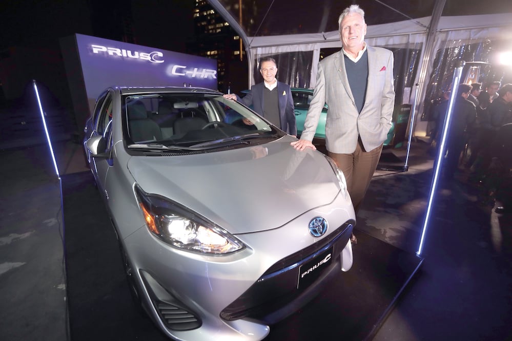 Tom Sullivan, presidente de Toyota en México, al presentar los nuevos modelos (LUIS CORTÉS. EL UNIVERSAL)