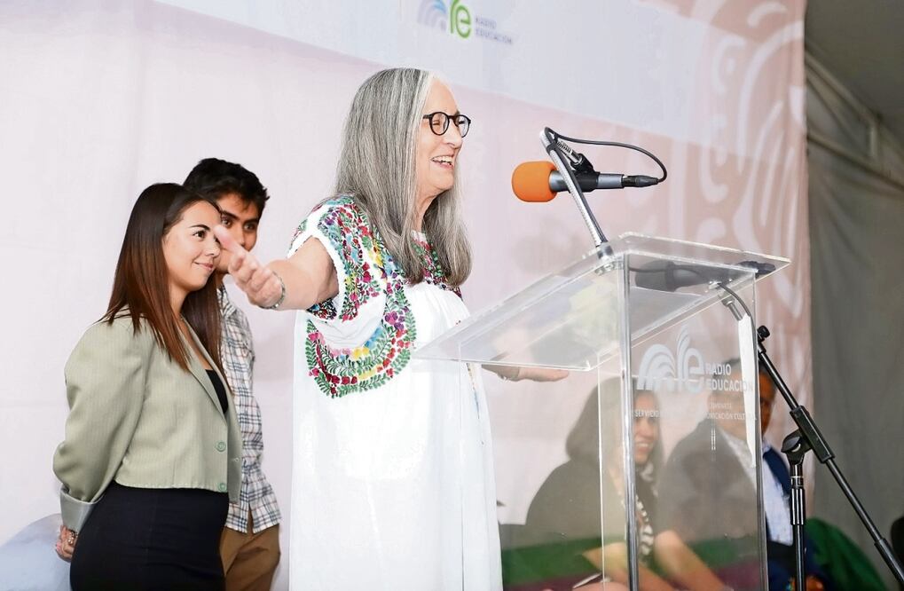 La investigadora Julieta Fierro presentó el programa. Foto: Secretaría de Cultura