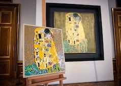 La obra "El Beso" de Gustav Klimt llega a LEGO, el set está integrado por 4 mil piezas