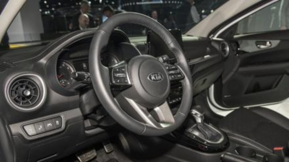 Jetta 2019 vs. Forte 2019, duelo de sedanes