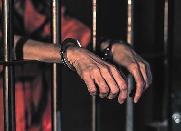 Tras motín en penal de Acapulco trasladan a cárceles federales a 155 reos