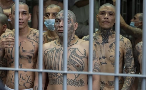 Inicia juicio masivo contra líderes de la Mara Salvatrucha en El Salvador; hay 490 imputados