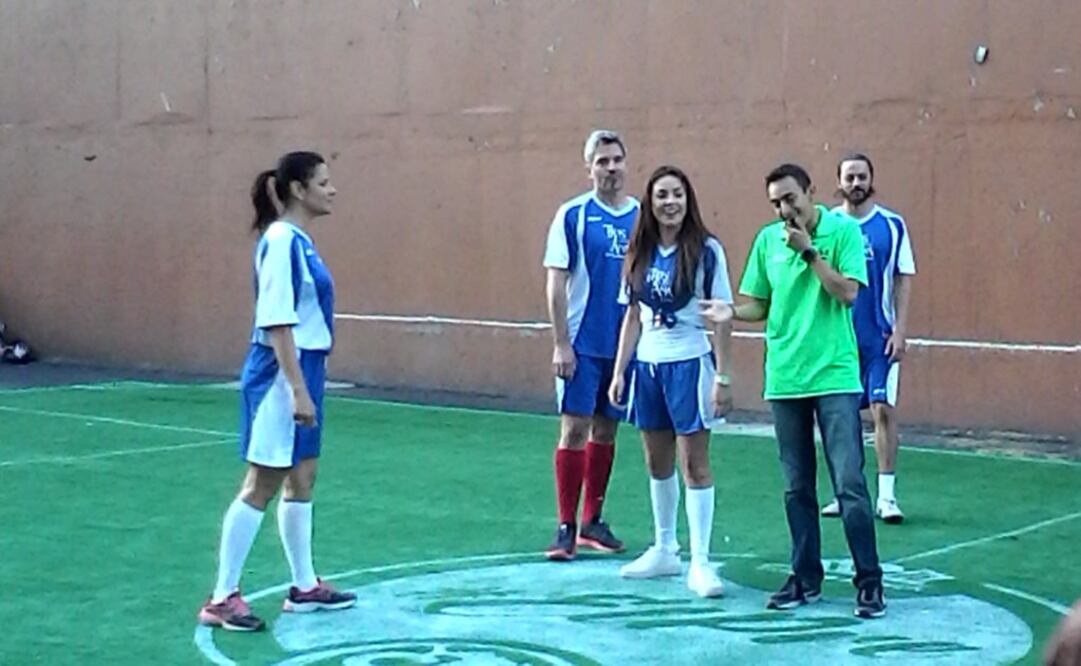 Mónika Sánchez cayó de rodillas y ya no pudo levantarse  FOTO: AGENCIA EL UNIVERSAL